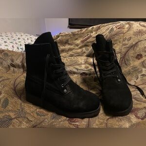 Euc Bearpaw Lace-Up Boots